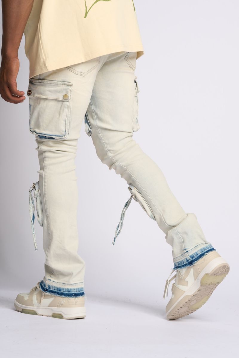 PHEELING ALONE STACK CARGO DENIM (LIGHT BLUE)